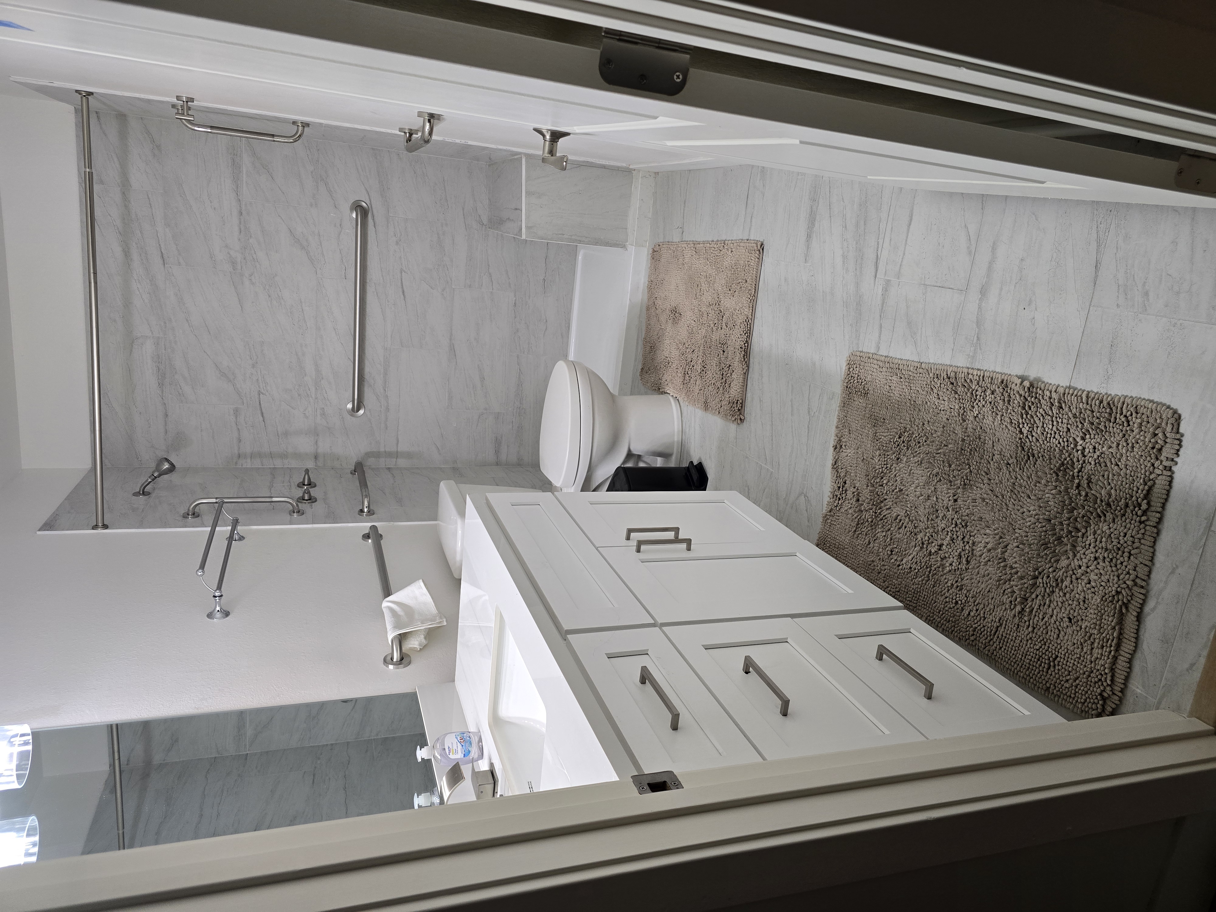 Bathroom with Grab Bars